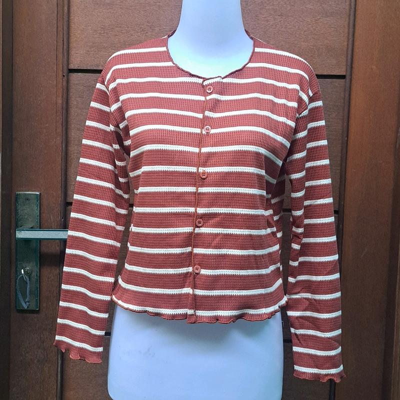 CARDIGAN WANITA CROP OVERSIZE / CARDIGAN WANITA MOTIF STRIPE Kardigan Kancing Panjang Knitwear Waffle Atasan Top Outer Garis CARDIGAN WANITA CROP OVERSIZE / CARDIGAN WANITA MOTIF STRIPE Kardigan Kancing Panjang Knitwear Waffle Atasan Top Outer Garis