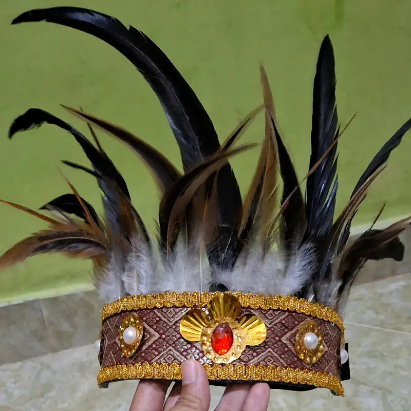 Mahkota karnaval bulu dayak maroon 2