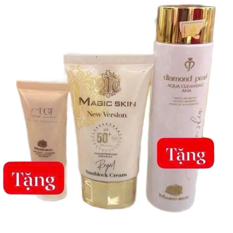 Kem chống nắng thảo dược cung của Magicskin giúp làn da trắng sáng mịn màng căng bóng . TẶNG KEM NỀN tặng tẩy trang