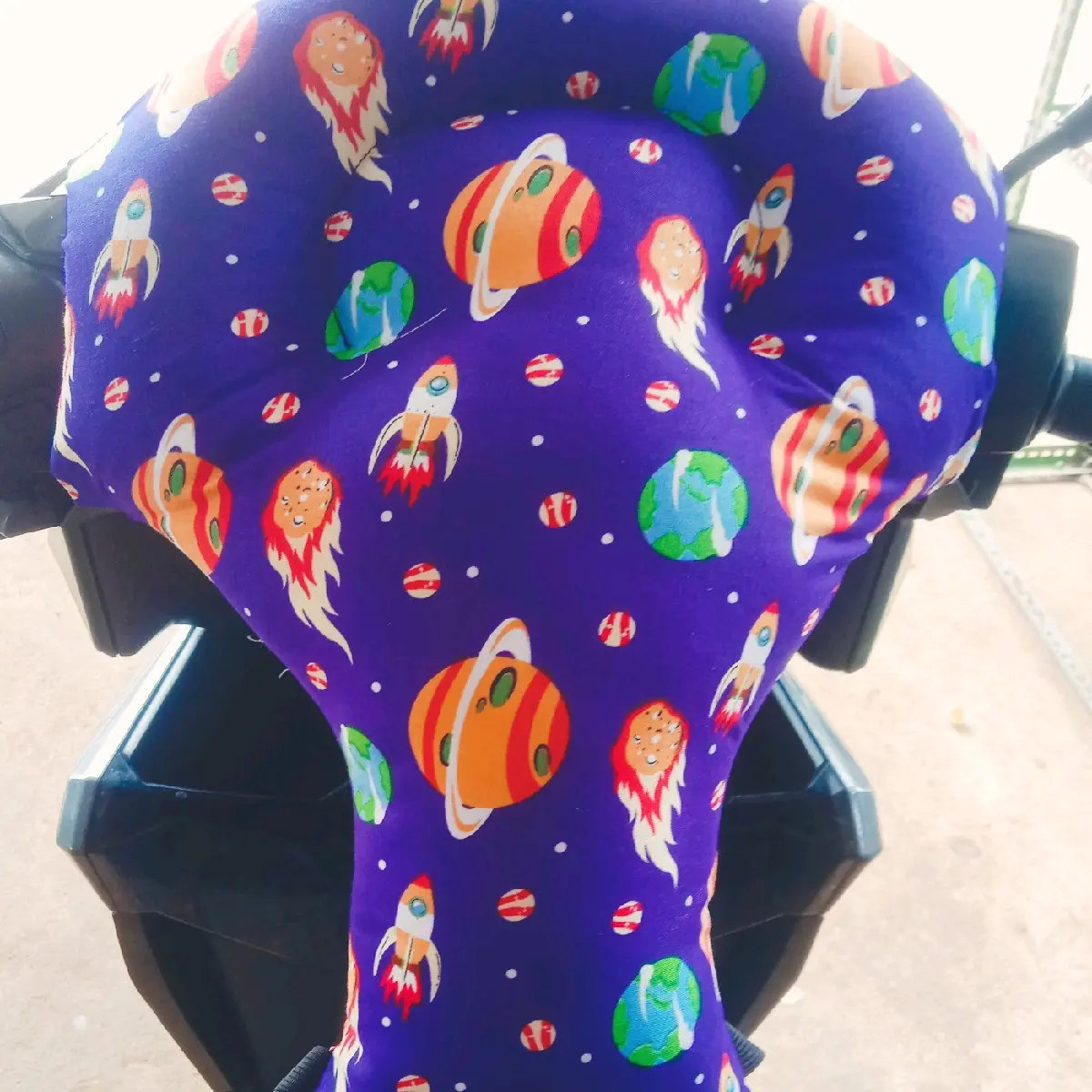 Bantal setang motor pelindung kepala dan dada anak karakter
