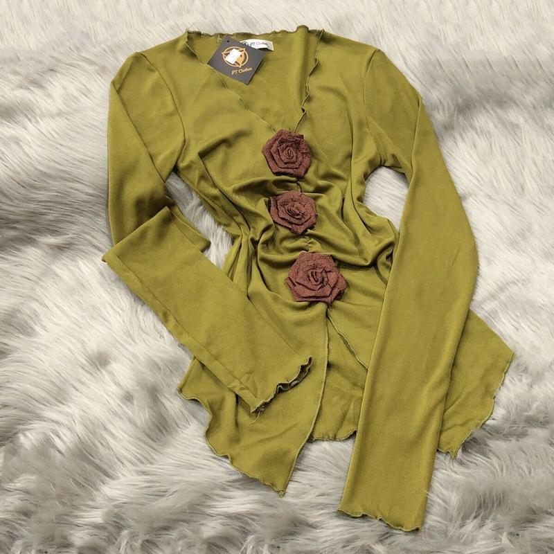   M46  Áo kiểu cổ V đính hoa trà tay dài cuốn biên from dáng áo xẻ chất vải bozip tăm 