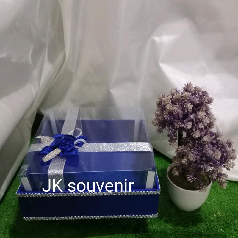 kotak kue kotak bingkisan kotak seserahan pita+ bunga samping 0