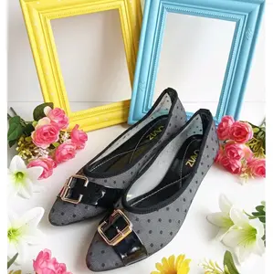 Flatshoes Sepatu Balet Polka Dots & Buckle Bahan Jaring Stylish dan Nyaman untuk Aktivitas Sehari-hari Wanita Model Flat dengan Desain Unik dan Bahan Jaring