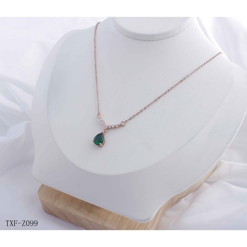 Kalung Titanium Permata Hijau Perhiasan Wanita Jewellery 101/099 8