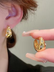 Pendientes de gota de agua de acero inoxidable para mujeres, diseño sencillo casual, una forma de gota de agua, regalo perfecto para cumpleaños y uso diario, llévalos a todas partes, para todas las estaciones, accesorios de joyería de moda