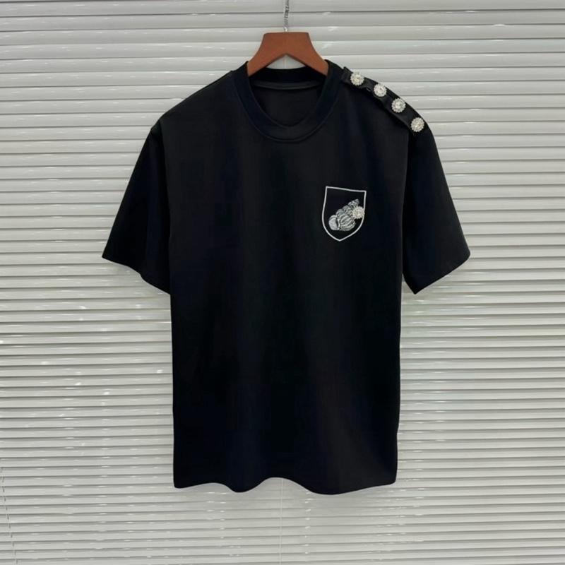 Áo Phông Hoạ Tiết Đính Bốn Cúc Trên Vai Chất Cotton Mềm Mịn Cao Cấp Hottrend Nam Nữ