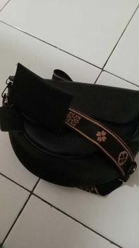 Product Review of Akaci store | ZURAA Tas selempang wanita Terbaru 09-8233 Bahan Sintetis  kuliah kerja kantor ibu Polos Kulit PU kuliah kerja pesta from A**👀 0