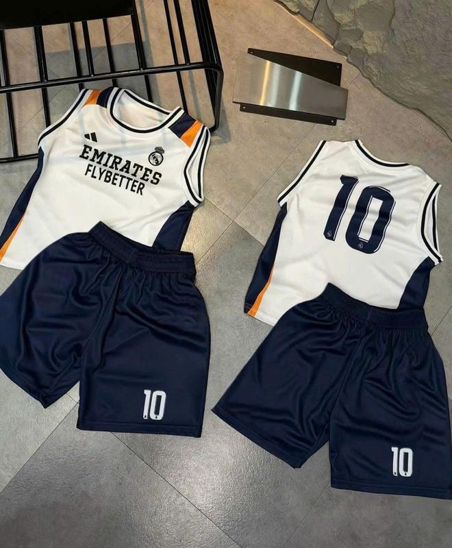 Set bộ quần áo thể thao BÓNG ĐÁ cho bé trai size 9-44kg. chất liệu vải thông hơi thoáng khí , from dáng 3 lỗ thoáng mát thoải mái phù hợp cho bÉ TT