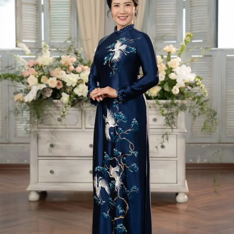 [Lụa Ruby Xanh Than]_Áo dài mẹ sui lụa ruby xanh than thêu và đính kết thủ công