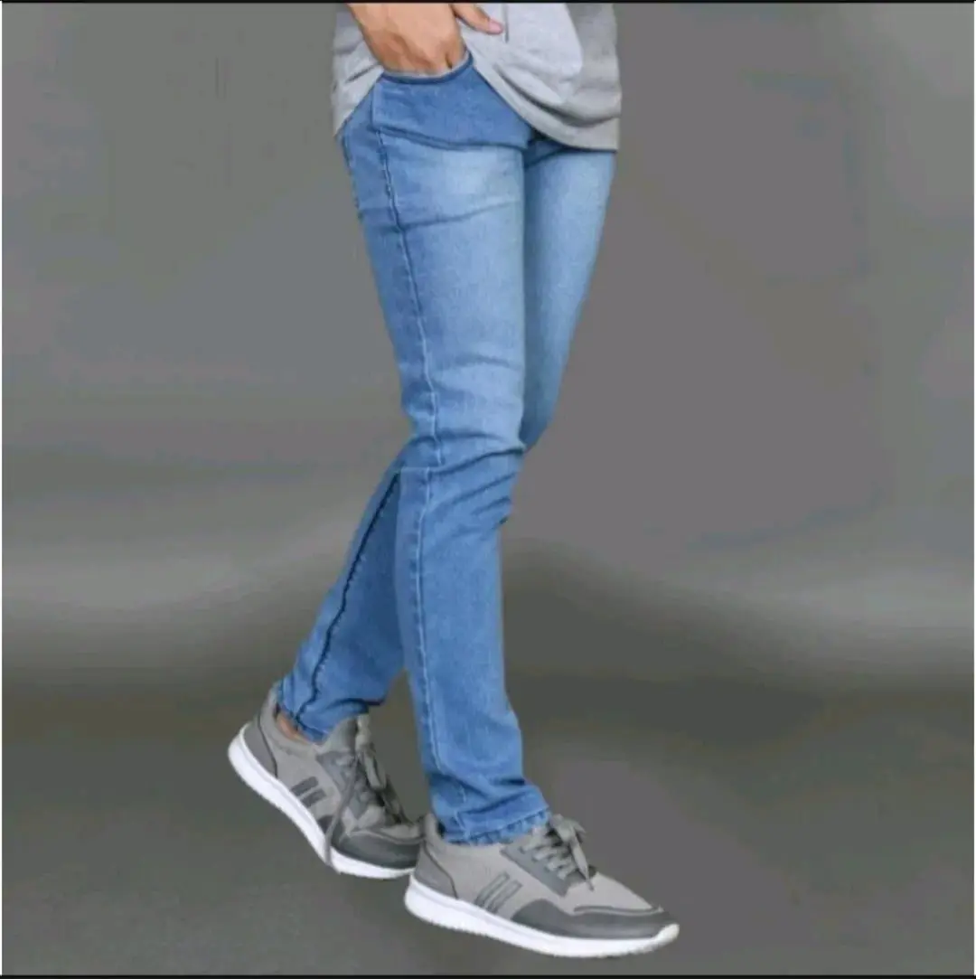 Celana Jeans Panjang Pria Warna Biru Muda Bahan Melar - Hitam