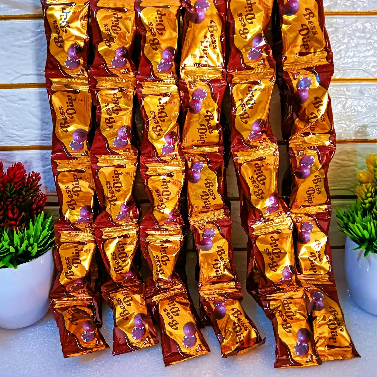 Bess Diip Crispy Ball Cokelat Isi 10 Pcs Coklat Crispy Ball 10`S × 7 Gr Termurah