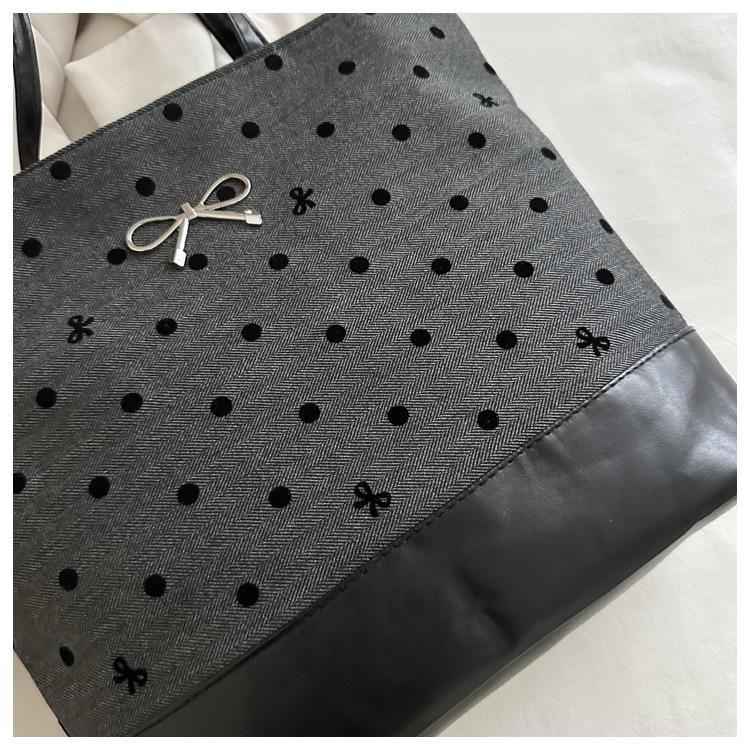 Polka dot print bow shoulder bag fashion trend large capacity casual bag underarm tote bag para sa mga kababaihan Polka dot print bow shoulder bag fashion trend large capacity casual bag underarm tote bag para sa mga kababaihan
