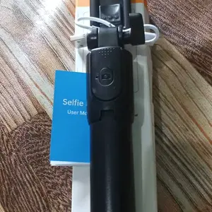 Tongsis Tripod 4 In 1 LED 70cm dengan remote control Portable Flexible Selfie Stick 360º Panjang Holder