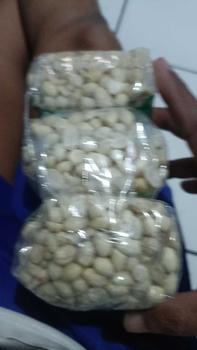 Product Review of kacang kupas 3 bungkus kemasan +-250gram tuban from y**a 1