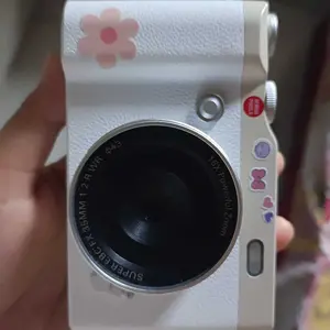 【Kado Hari Libur】LUXARA 4K Digital Kamera 68MP Portable CCD Kamera Digital Vintage 2.4 inch 8X Zoom Compact Small Camera 180 Flip Screen Video Camcorder for Teens Adult Beginner Hadiah Lebaran【Gift stickers】Layar Foto Dslr Lcd V380 Smart Y02