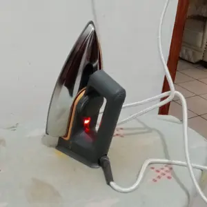 Philips Setrika Kering Classic HD1172/99 - Hitam Tapak Anti Lengket, seterika, seterika philips, gosokan baju, strika, gosokan baju philips, setrika pakaian, setrika terbaik