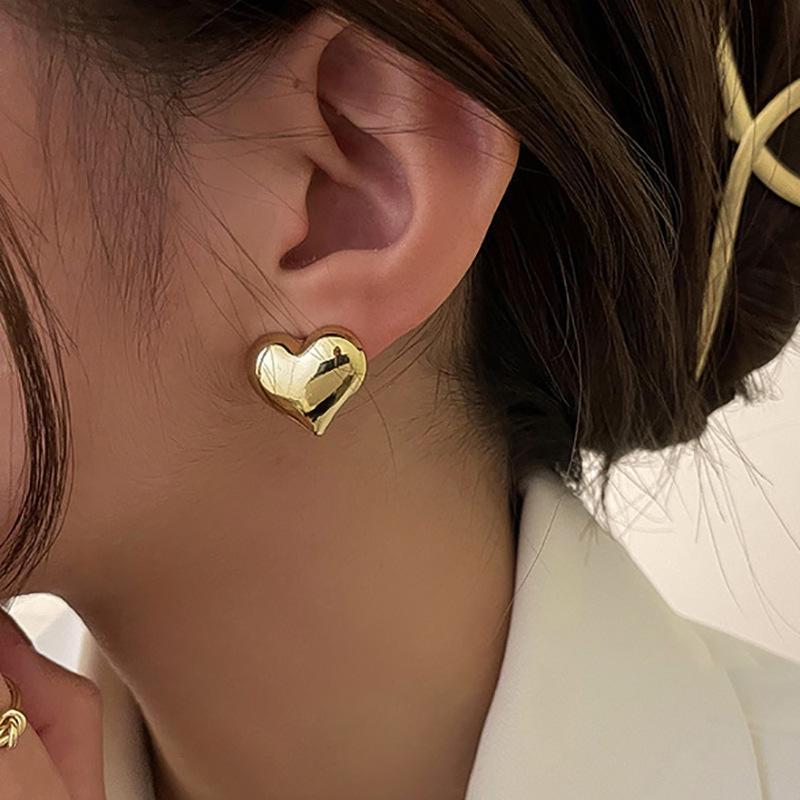 Product Introduction of Summer Heart Design Earrings, Earrings for Pierced Ears, Simple Niche Street Style Earrings for Women, Gold/Silver Daily Clothing Accessories, Party Casual Jewelry，Personalized Earrings, Suitable for Small Present for Friends love  charms 6
