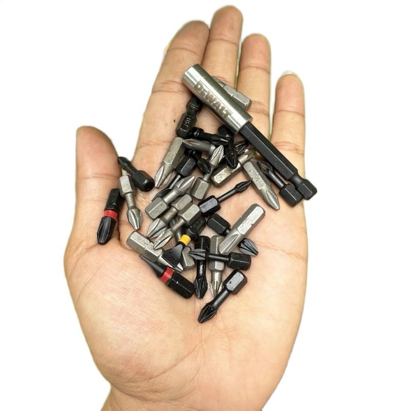 Đầu Nối De.Walt 76mm Kèm 30 Mũi Vít Lộn Xộn 25mm - Hàng Taiwan Xịn