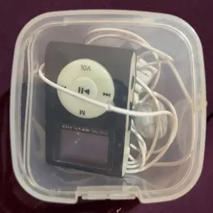 [ZT] Pemutar Musik MP3 Mini Portabel Klip MP3 dengan Layar LCD Mendukung 32 Lagu