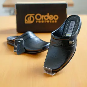 slop bustong kulit sapi asli original premium terbaru Sandal Pria Shoes Flat Pesta Pantofel Hitam