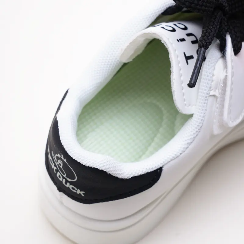 BOMBBEAR GAJIAN SALE 7.7 YNSS2203 Sepatu Sekolah Anak Dengan Fashion Sneakers bahan Strap Velcro Variant Tali Sepatu Kulit Sintesis Premium, Nyaman Lentur Ringan Desain Ergonomis untuk Aktivitas Aktif Si Kecil! warna Hitam Coklat Merah Ungu size 26-37 7