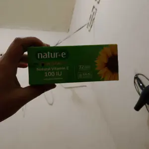 Natur-E Skin Start Natural Vitamin E 100 IU 32s - Soft Capsule Dengan Vitamin E 100 IU - Membantu Menjaga Kesehatan Kulit dari Dalam