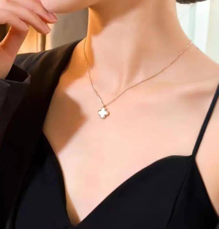 Kalung Clover Asli - Model Terbaru dengan Serial Number Perhiasan Kalung Harian Model Clover Bolak Balik Perhiasan Harian Anti Karat 0
