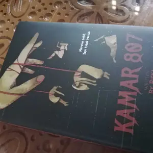 Novel Kamar 807 by Riska // Kertas Kuning Bookpaper