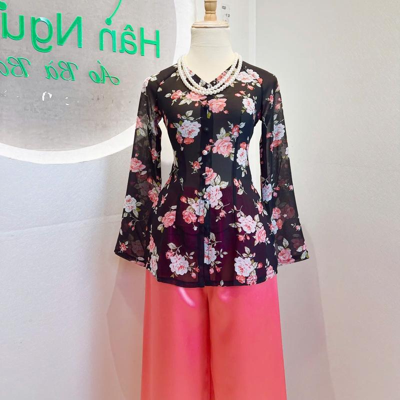 Hân Nguyễn Áo Bà Ba - B.A163 - Áo Bà Ba Voan Hoa CHIFFON Cổ Tim Dây Kéo Nút Bọc Nụ Tay Dài QUẦN NGỌC TRAI