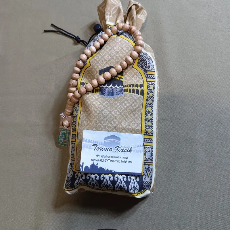 10 Pcs Souvenir Haji / Umroh / Tahlil / Tasyakuran, Termasuk sajadah travel jumbo,Tasbih Digital/tasbih 33 butir, dan Kartu Ucapan Muslim polosan zk hitam musim semi white 4