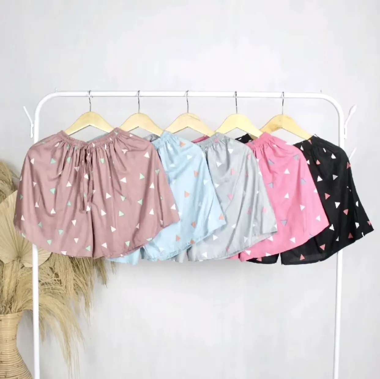 Celana Pendek pria/ Wanita Bahan Rayon Motif Tie Dye Bali Nyaman Short santai