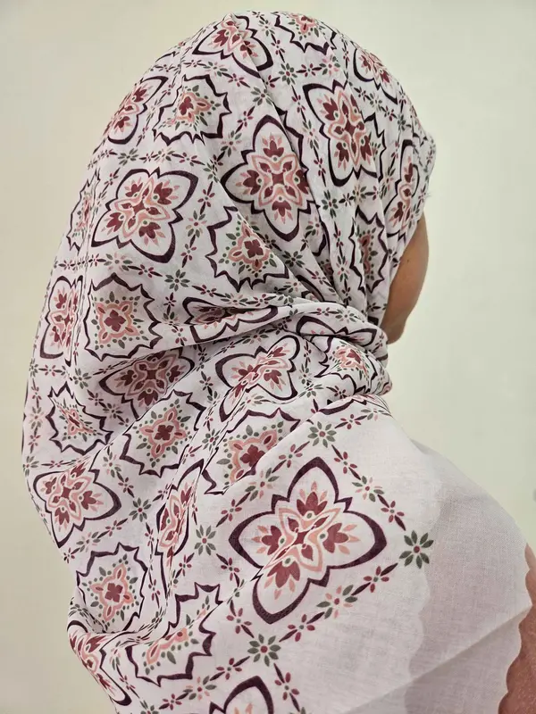 [PAKET BUNDLE] [BELI 3 LEBIH HEMAT] Luminous Beauty Veils - Hijab Segi Empat Shawlpublika/Hijab Segi Empat Motif Shawlpublika/Hijab Segi Empat Motif Bahan Voal Kualitas Premium (Motif U dan T) 3