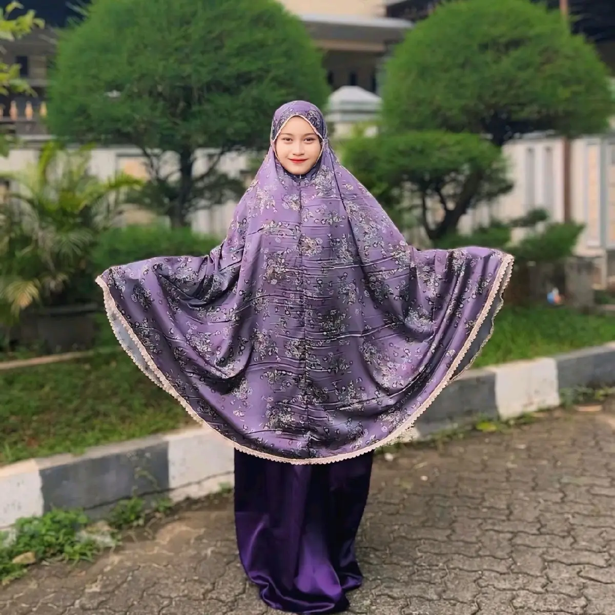 SILKY MUSLIMSTORE mukena Silk Dewasa Bawahan polos (TANPA TAS) atas motif Cantik Armania Traveling