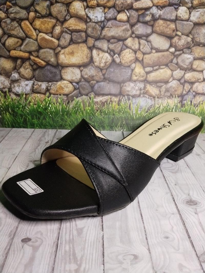 Product Introduction of SANDAL WANITA HAK TAHU 3CM TERBARU MODEL ELEGAN REKOMENDASI UNTUK WANITA TREN DAN KEKINIAN Hitam 2