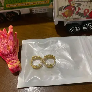 Etalase Live Anting Titan & Xuping premium