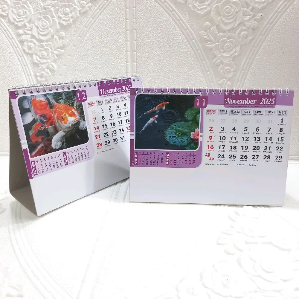Kalender Meja standar  IKAN KOI (21 × 16 cm) tahun 2025
