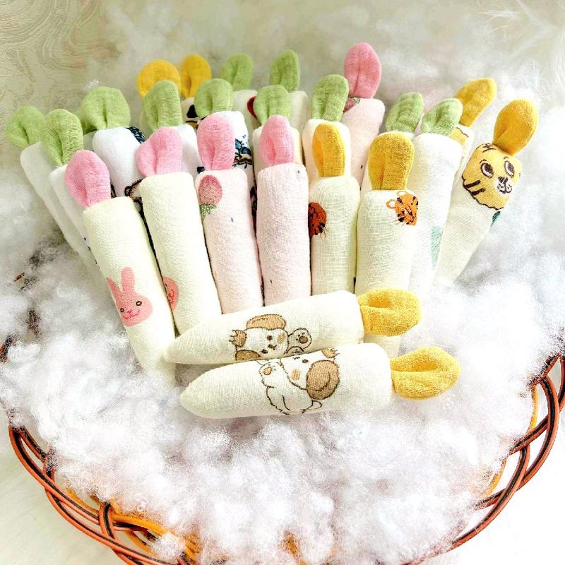  SET  2 CỦ _ 4 CỦ  cà rốt cầm tay cho bé ba  baby three  bớt giật mình khi ngủ đồ chơi bé tập cầm nắm chất xô Muslin cho bé sơ sinh cho đến lớn _Timmaybongxu9 