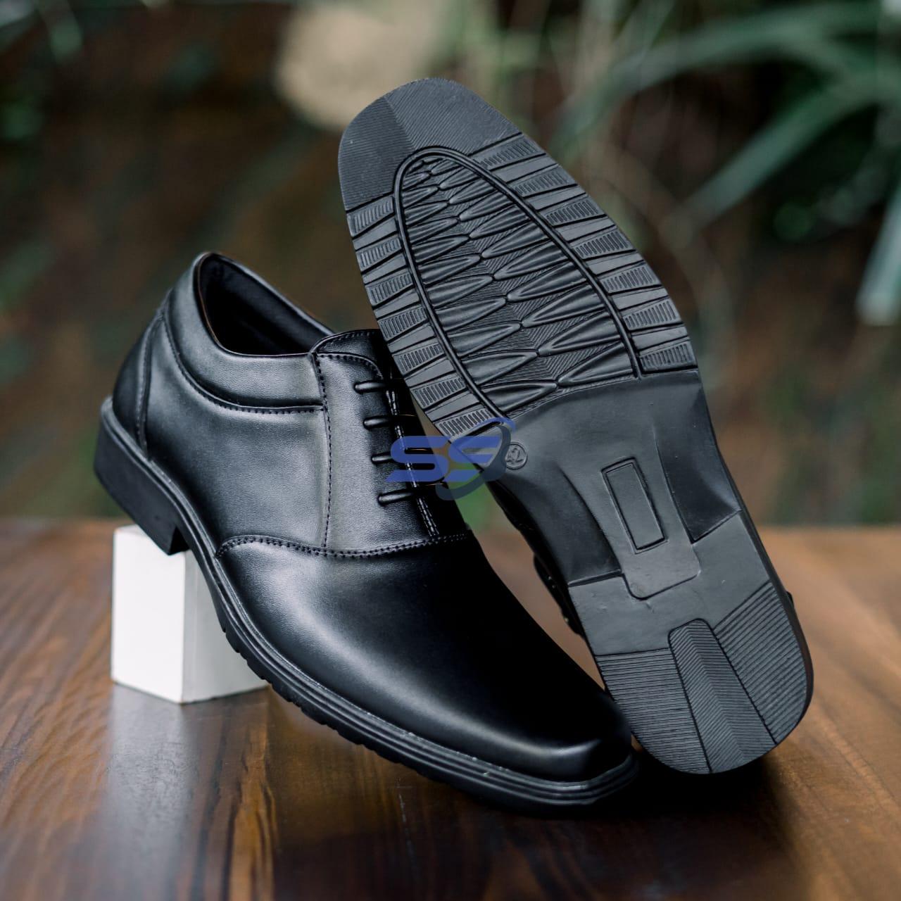 Sepatu Polri TNI Pria Hitam Dengan Tali Mati Doff dan Kilap Resleting Samping Karet Anti Slip Upper Kulit Sintetis Berkualitas Tinggi Pantofel Shoes Kerja