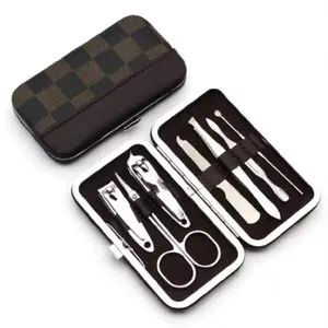 Set Pedicure 7 in 1 Plus Dompet dengan Alat Manikur dan Kuku Praktis untuk Perawatan Kuku Anda