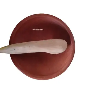 Cobek Tanah Liat tradisional set ulekan kayu /Piring Cobek/Cobek tradisional Merah uk.20-21 cm +Ulekan