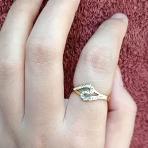 Cincin Titanium Permata Bolong Dua || Cincin Permata berkelok kelok Anti Karat dan Anti Luntur