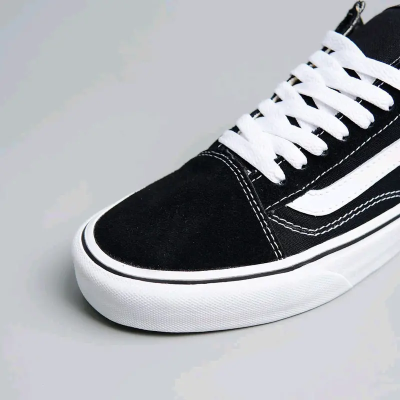 SEPATU SNEAKERS OLD SKOOL KLASIK BLACK WHITE SEPATU SEKOLAH PRIA DAN WANITA 2