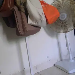 [DH]Gantungan Baju Berdiri Stand Gantungan Baju Dari Cabang Pohon Stand Hanger Kayu Gantungan Berdiri Topi Simple Installation Multifungsi Rak mantel Simple Installation rak  sepatu  dan  tas