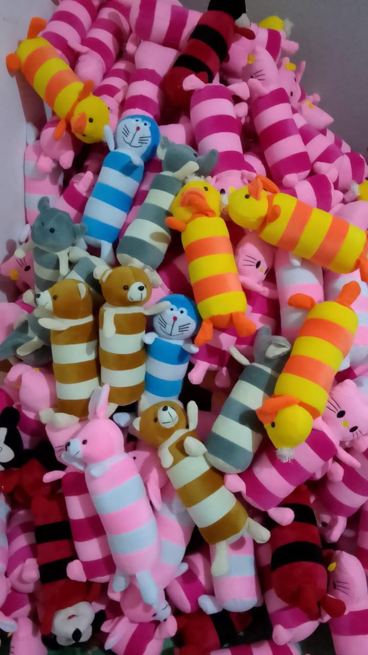 Boneka Guling Karakter Mini 30cm Lucu dengan Desain Warna-warni dan Bentuk Imut untuk Anak-anak Dolls Cocok Sebagai Bantal Guling yang Empuk dan Nyaman Bantal