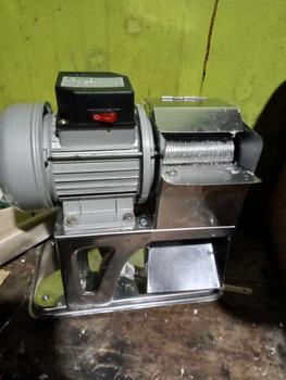 Product Review of Mesin Parutan Kelapa Listrik Stainless from T**a 1