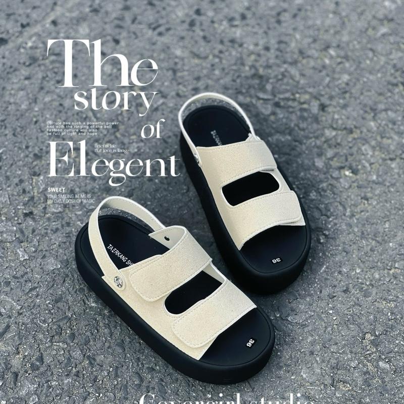 Giày Sandan quai ngang (xé dán)đế cao  5cm,phom to  lùi  dùm  shop 1 size,chân quai  có may viền xung quanh.