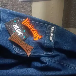 HOOLIGANS ENAMEL PIN BRAND  Bros