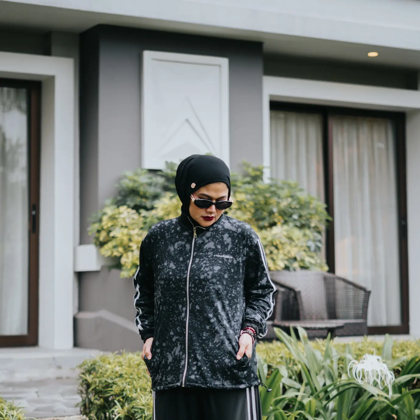 Jaket Printing Abstrak Hitam