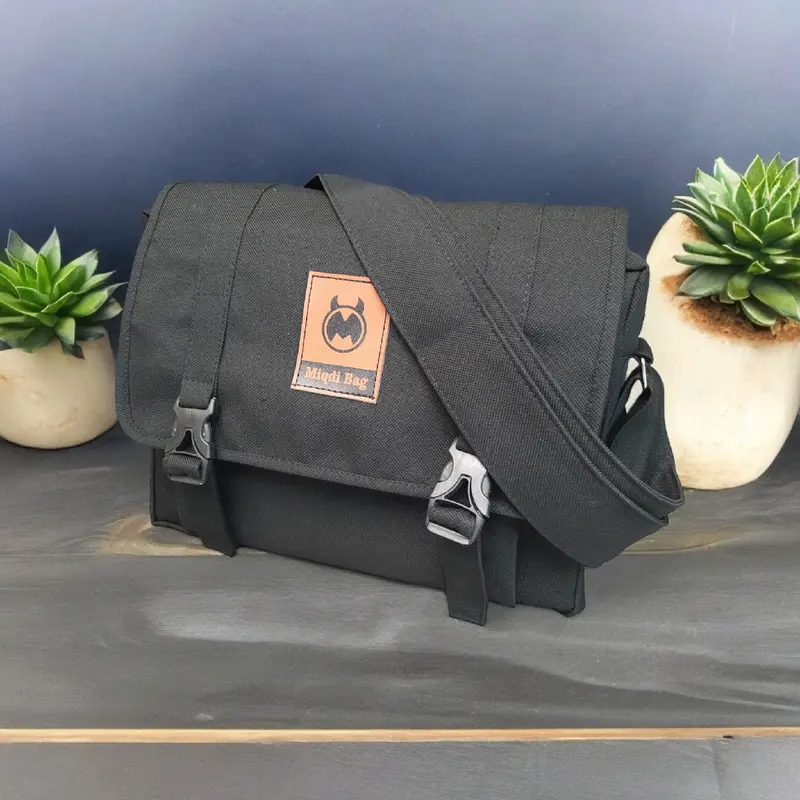 Miqdi Tas Selempang Kuliah Distro Keren Simple Dan Modis Kanvas Pria 7
