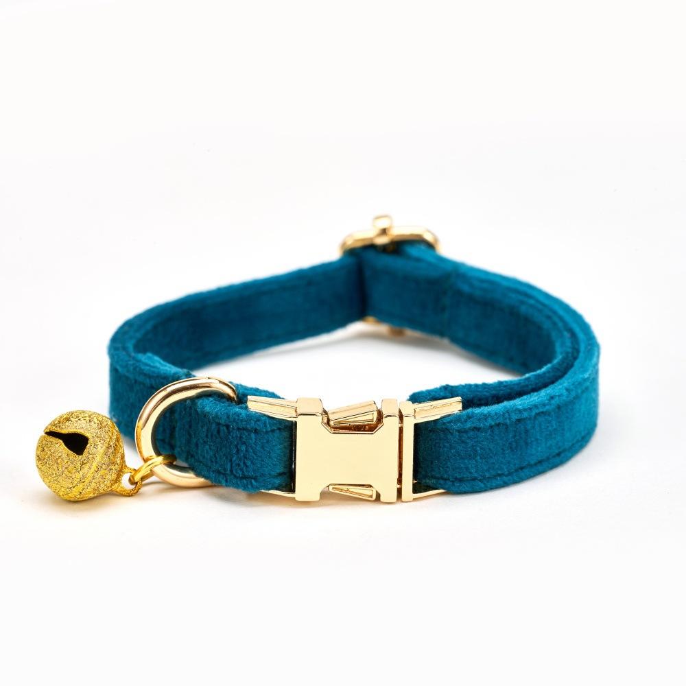 Collar Kucing Velvet Soft dengan Lonceng Emas & Buckle Ajustable | Soft Velvet Cat Collar with Gold Bell & Adjustable Buckle